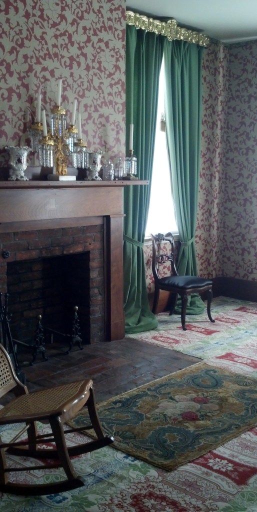 Lincoln Living Room Sept 2014
